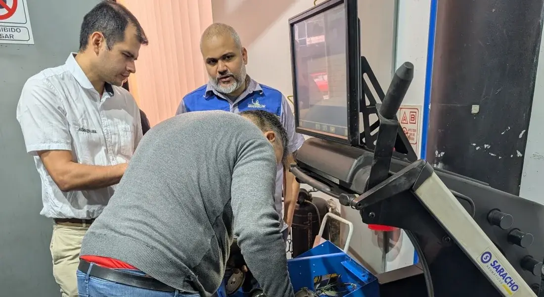 Servicios integrales para tus máquinas — Instalación, mantenimiento y más en toda Argentina